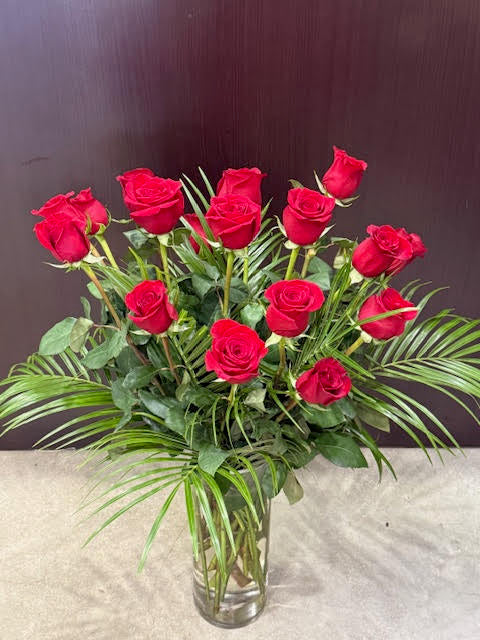 Classic 18 Red Roses