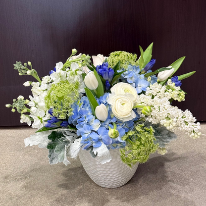Breezy Blues Deluxe –  Grace Lakes Florist Inc., Naples FL